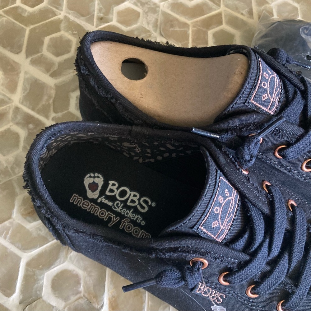 NEW! Skechers BOBS B Cute Slip-On Sneaker (7) - Picture 3 of 7